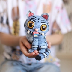 K-pop Tiger Derpy amigurumi by Loopy Pattern