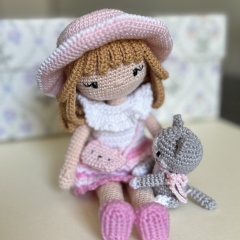 Eglantine doll amigurumi pattern by Galounette Crochete