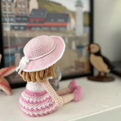 Eglantine doll amigurumi pattern by Galounette Crochete