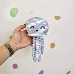 Candy the Jellyfish amigurumi by Domigurumi