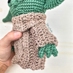 Green Alien amigurumi by Domigurumi