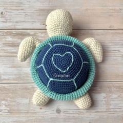 Poppy the Turtle amigurumi pattern by Domigurumi