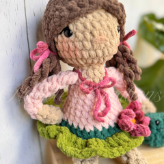 Lily and Freckle Frog amigurumi pattern by Nichole’s Creations