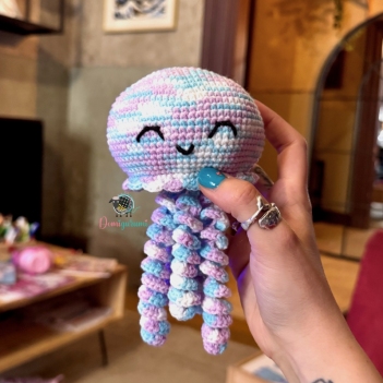 Candy the Jellyfish amigurumi pattern by Domigurumi