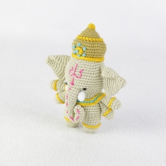 Mini Ganesh amigurumi pattern by Madelenon