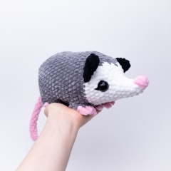 Mama Opossum with Pouch and Babies amigurumi pattern by Theresas Crochet Shop