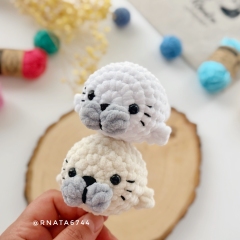 Crochet Seal amigurumi pattern by RNata