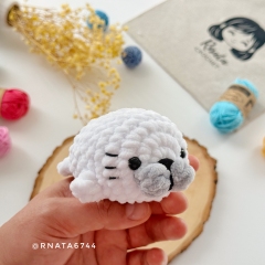 Crochet Seal amigurumi pattern by RNata