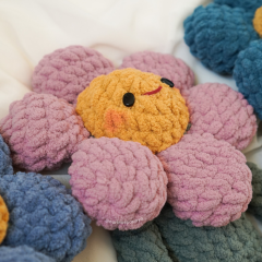 Petal Pals (no-sew) amigurumi pattern by Curiouspapaya