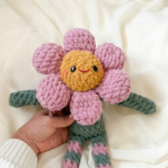 Petal Pals (no-sew) amigurumi pattern by Curiouspapaya