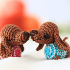 Tiny dachshund dog amigurumi by yarnacadabra