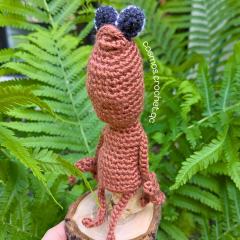 Marcus the worm amigurumi pattern by Cosmos.crochet.qc