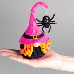 Gnome witch with Cauldron amigurumi pattern by Mufficorn