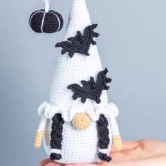 Gnomes Couple with Bats amigurumi pattern by Mufficorn