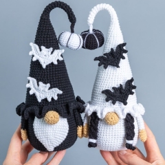 Gnomes Couple with Bats amigurumi by Mufficorn