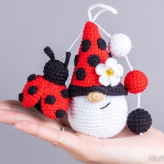 Ladybug Keychain amigurumi pattern by Mufficorn
