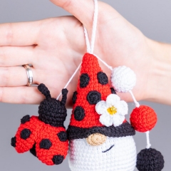 Ladybug Keychain amigurumi pattern by Mufficorn