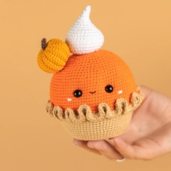 Pumpkin Pie amigurumi pattern by Mufficorn