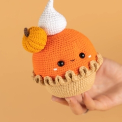 Pumpkin Pie amigurumi by Mufficorn