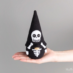 Skeleton Gnome amigurumi pattern by Mufficorn