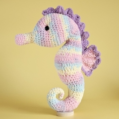 Aquarella Seahorse amigurumi pattern by SaphirhaseDesign