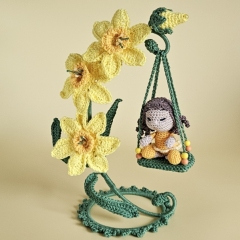 Flower Children - Nelly Daffodil amigurumi pattern by SaphirhaseDesign