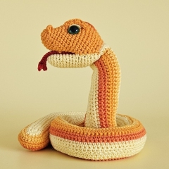 Roswitha the Snake amigurumi pattern by SaphirhaseDesign