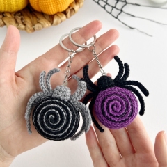 Mini spider amigurumi pattern by AmiGuide