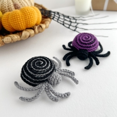 Mini spider amigurumi by AmiGuide