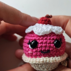 Berry the Mini Cupcake amigurumi pattern by EmmaS Dolls