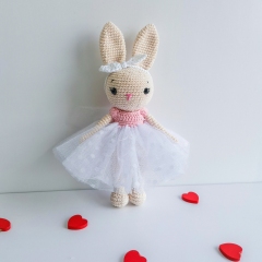 Lola the Princess Bunny amigurumi pattern by EmmaS Dolls