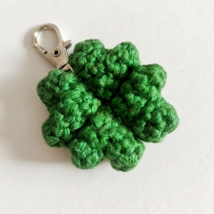 Lucky Clover Keychain amigurumi pattern by unknown