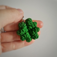 Lucky Clover Keychain amigurumi pattern by unknown