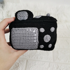 Vintage DSLR Camera Pattern amigurumi pattern by EmmaS Dolls