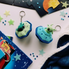Zorp the Alien & Flying Saucer amigurumi by EmmaS Dolls