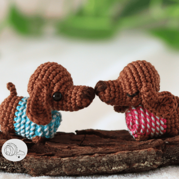 Tiny dachshund dog amigurumi pattern by yarnacadabra