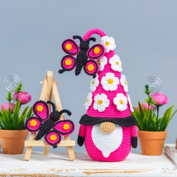 Butterfly Gnome amigurumi pattern by Mufficorn