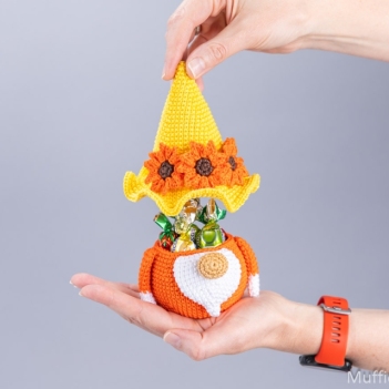 Sunflower Gnome Candy Keeper amigurumi pattern by Mufficorn