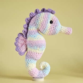 Aquarella Seahorse amigurumi pattern by SaphirhaseDesign