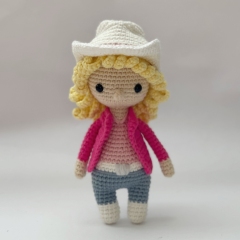Dolly Parton Tribute amigurumi by Amour Fou