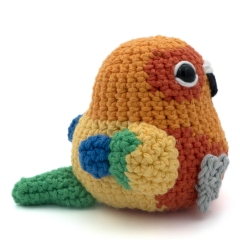 Sun Conure amigurumi pattern by MevvSan