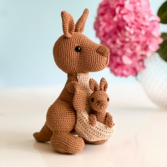 Kangaroo with baby amigurumi pattern by Handmade by Halime