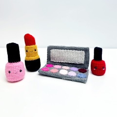 Salon Edition amigurumi by Knotmonster