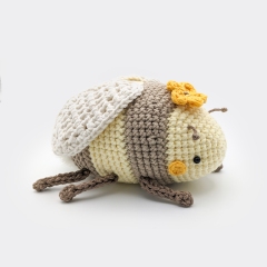 Marigold the Bumblebee amigurumi pattern by schrahki