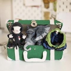 4in1 Slytherin Suitcase & Beasts amigurumi pattern by Loopy Pattern