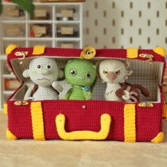 4in1 Gryffindor Suitcase & Beasts amigurumi pattern by Crochery