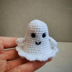 Spooky Little Ghost Pattern amigurumi pattern by EmmaS Dolls