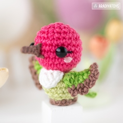 Hummingbird ('Mini Kingdom') amigurumi by AradiyaToys