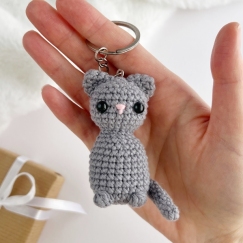 Mini cat keychain