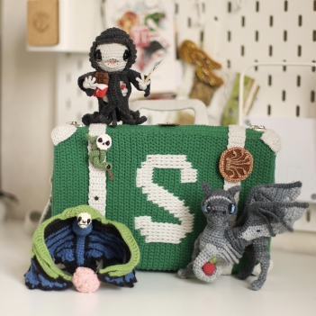 4in1 Slytherin Suitcase & Beasts amigurumi pattern by Loopy Pattern